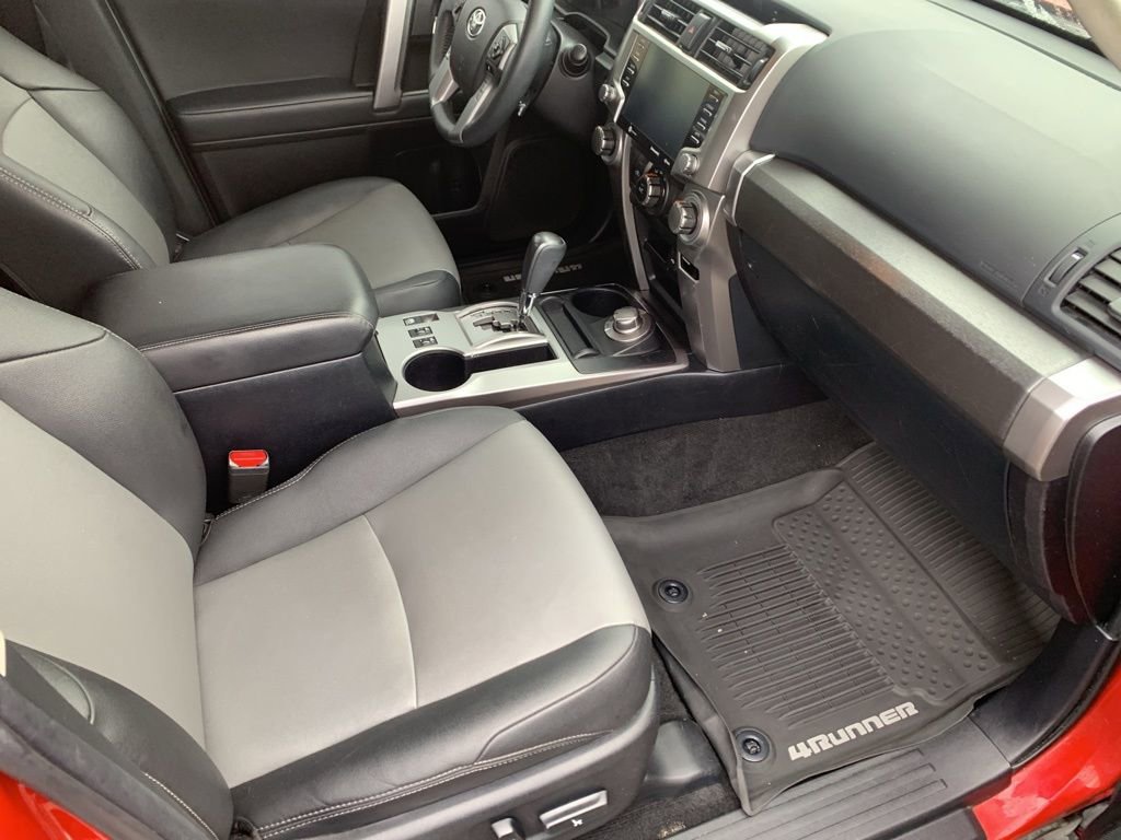 2020 Toyota 4Runner SR5 Premium photo 12