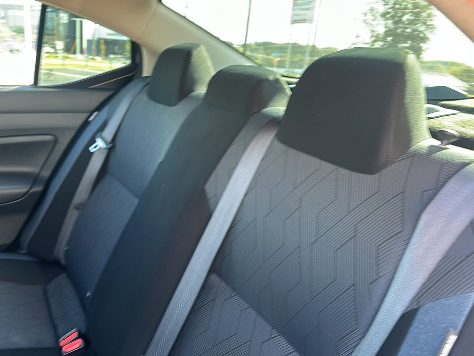 2024 Nissan Versa 1.6 SV photo 6
