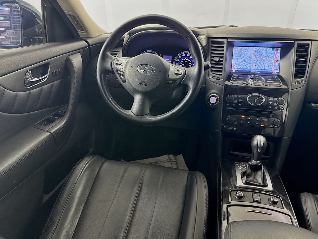 2016 Infiniti QX70 photo 25