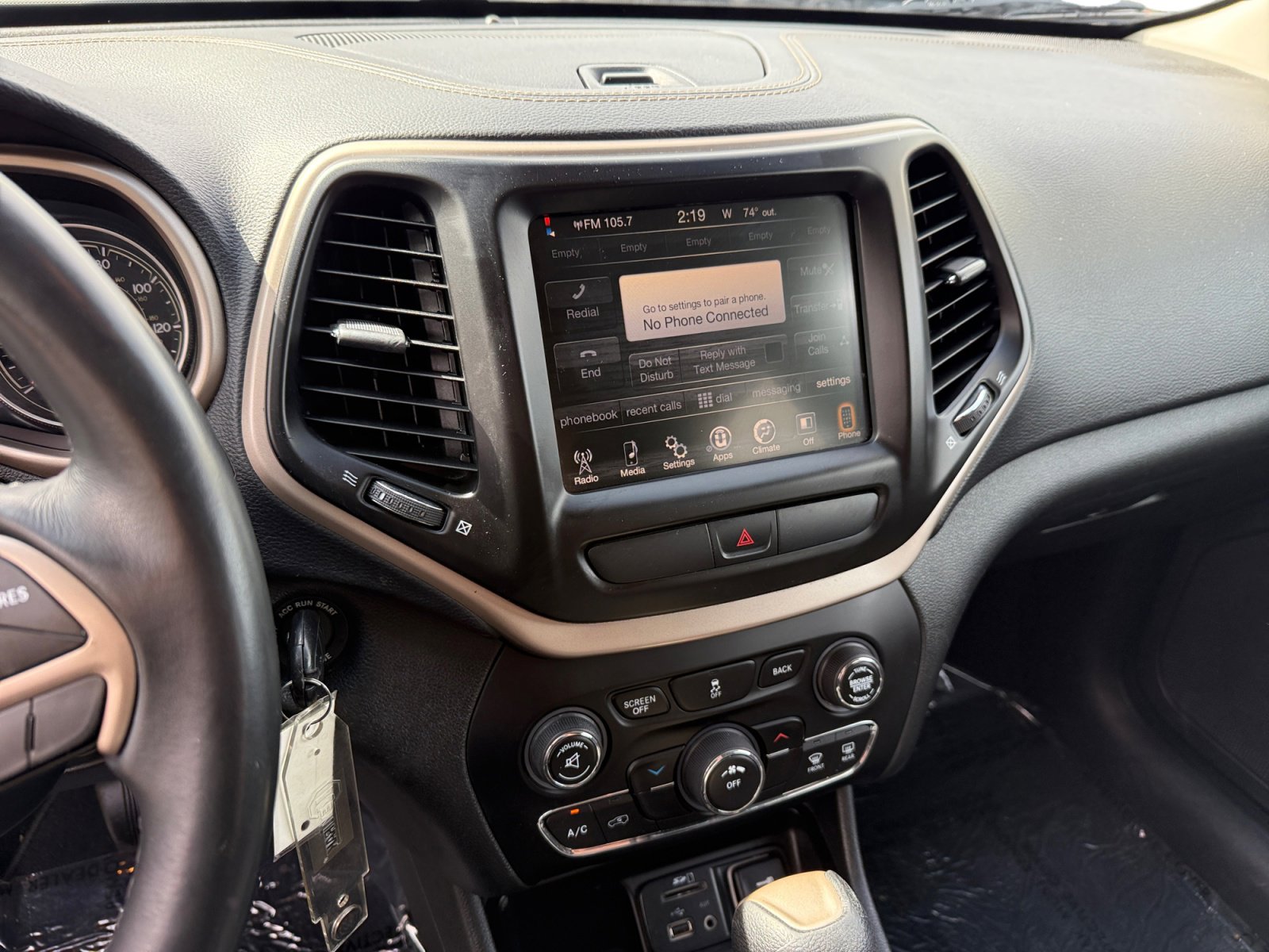 2015 Jeep Cherokee Latitude photo 12