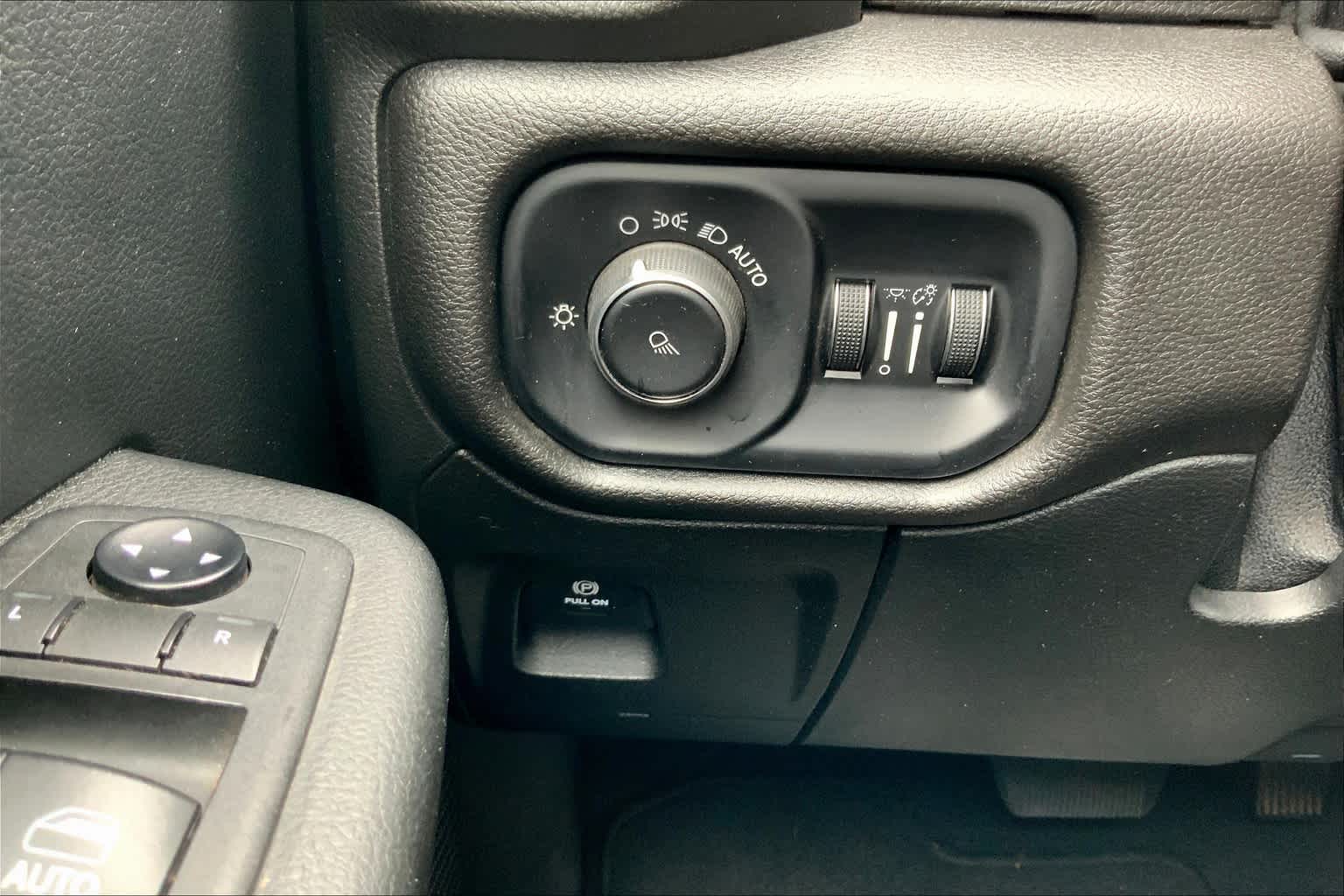 2019 Ram 1500 Tradesman photo 27