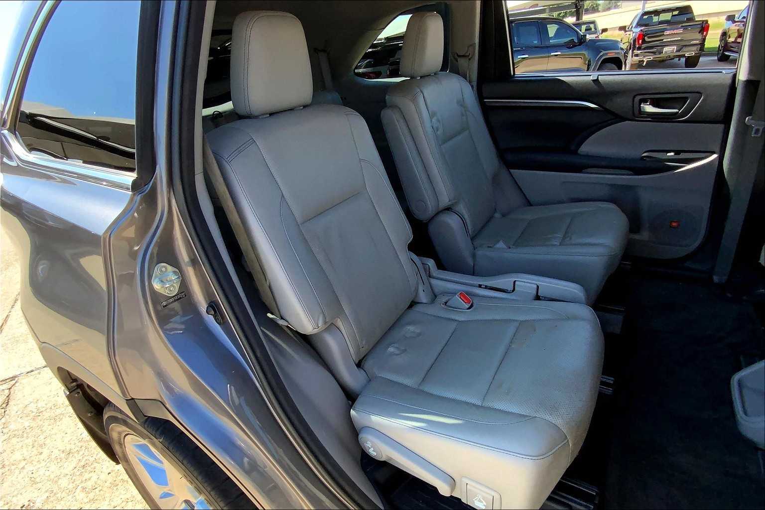 2014 Toyota Highlander Limited photo 16