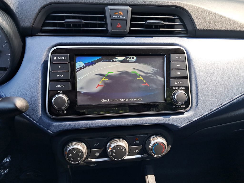2025 Nissan Versa 1.6 SV photo 20