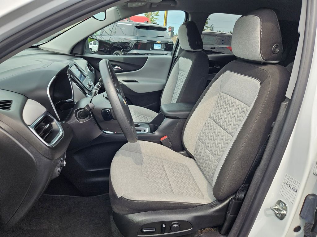 2023 Chevrolet Equinox LT photo 13