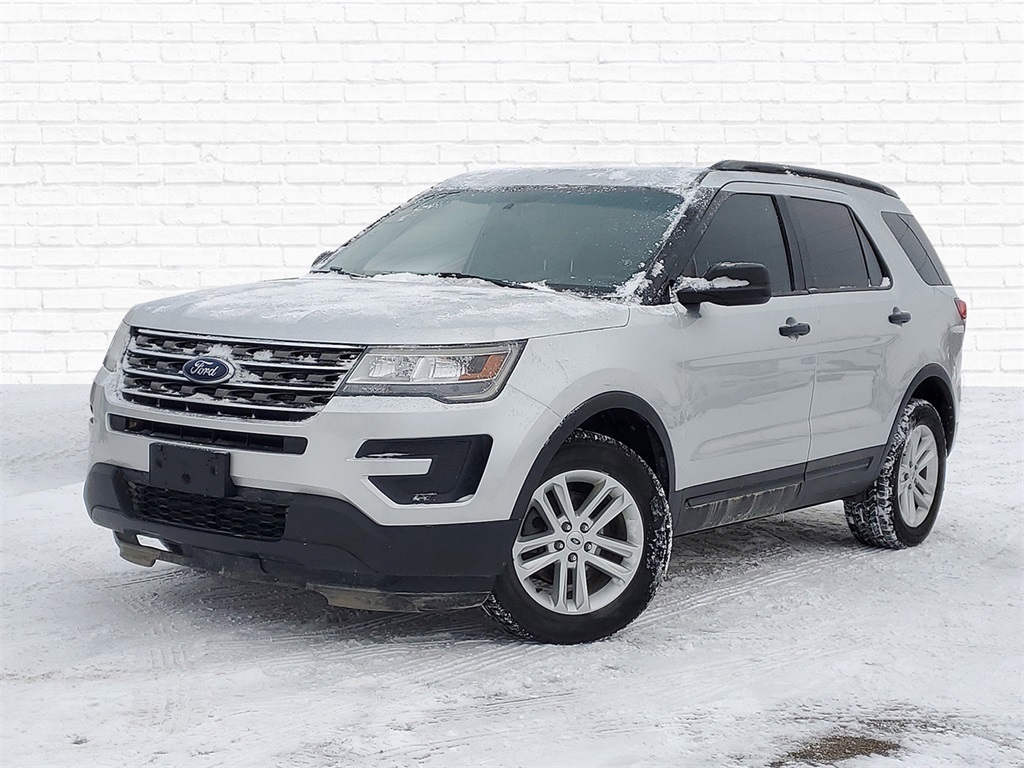2016 Ford Explorer Base's photo