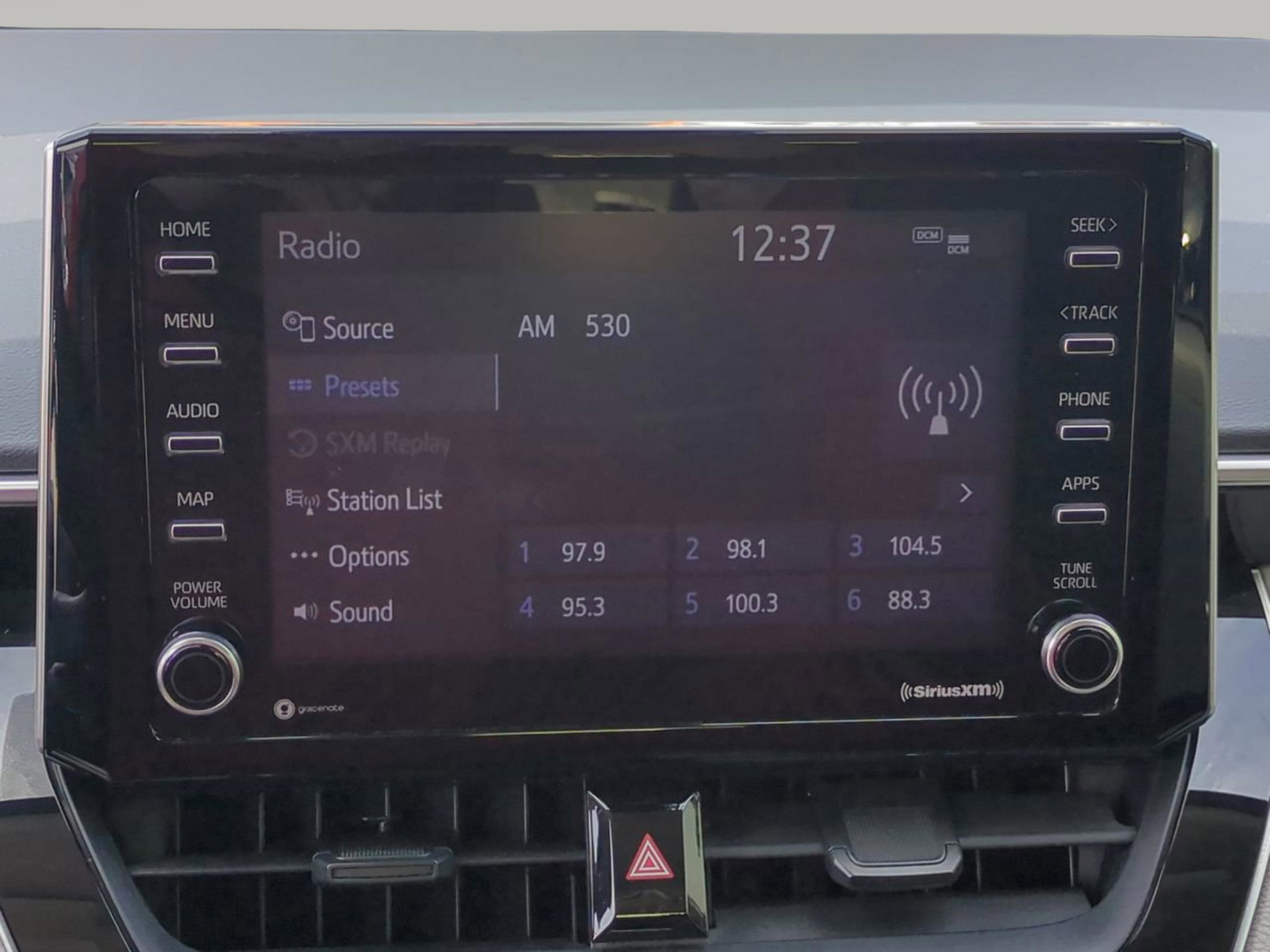2021 Toyota Corolla LE photo 16