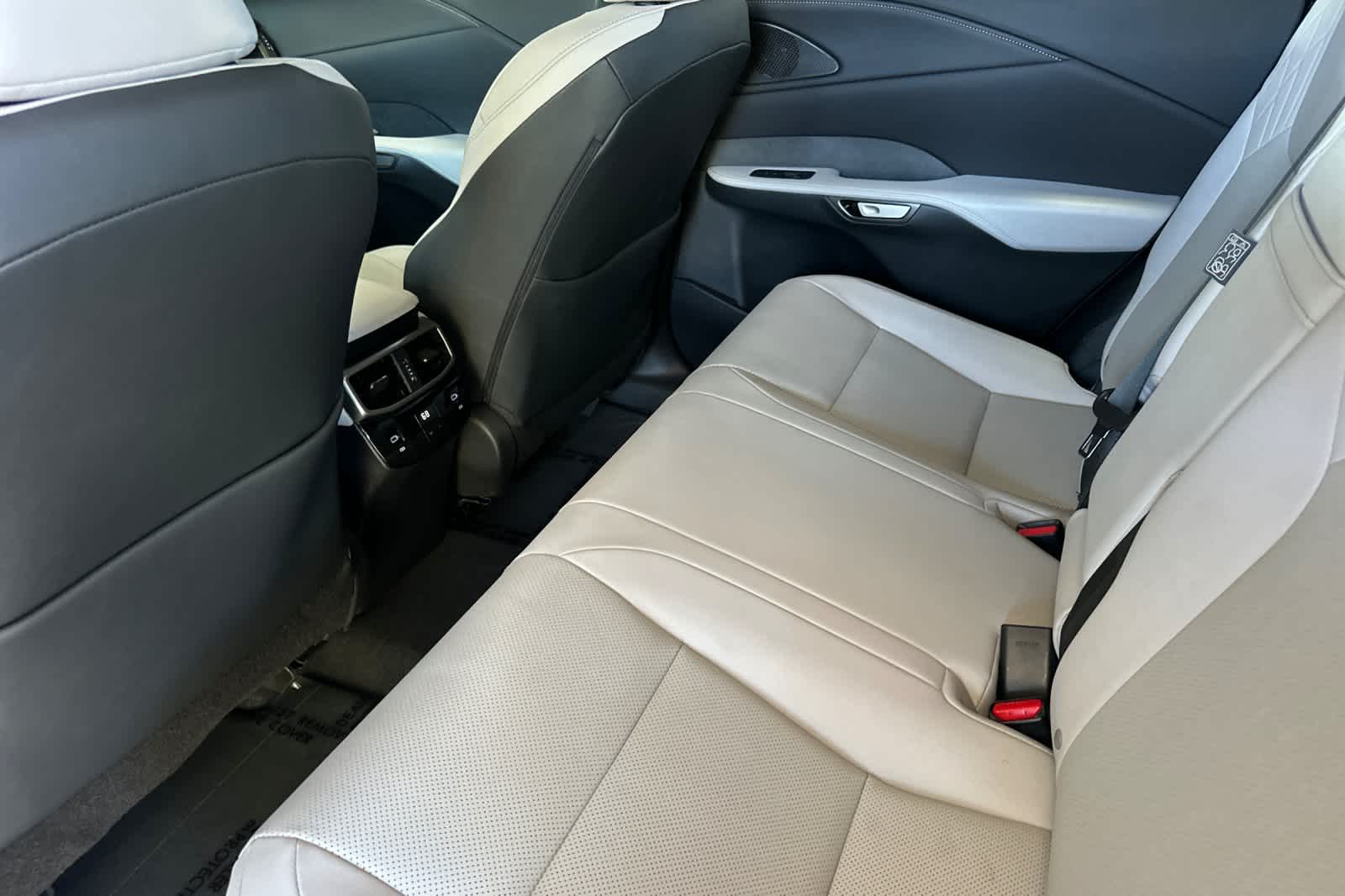2024 Lexus RX 350h Premium photo 4