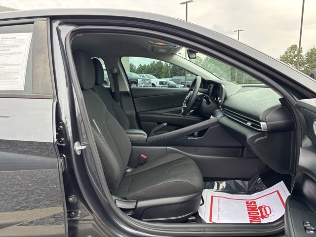 2021 Hyundai Elantra SEL photo 21