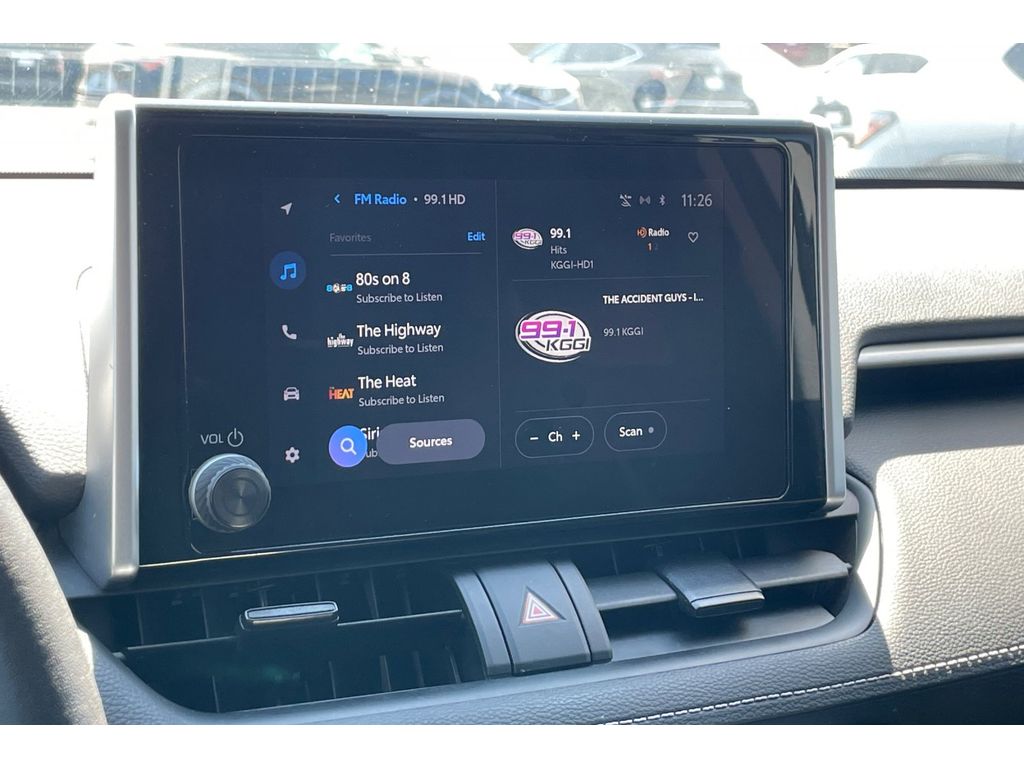 2023 Toyota RAV4 XLE photo 23