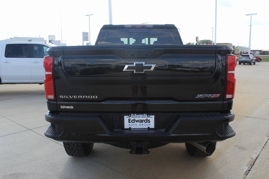 2026 Chevrolet Silverado 2500HD ZR2 photo 4