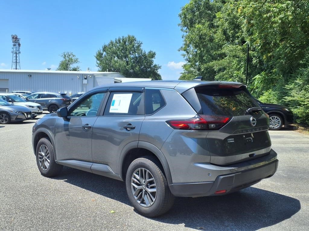 2025 Nissan Rogue S AWD photo 5