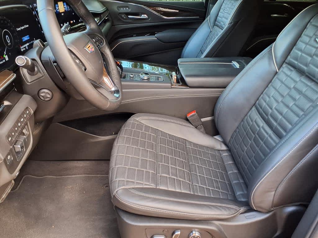 2024 Cadillac Escalade Sport Platinum photo 3
