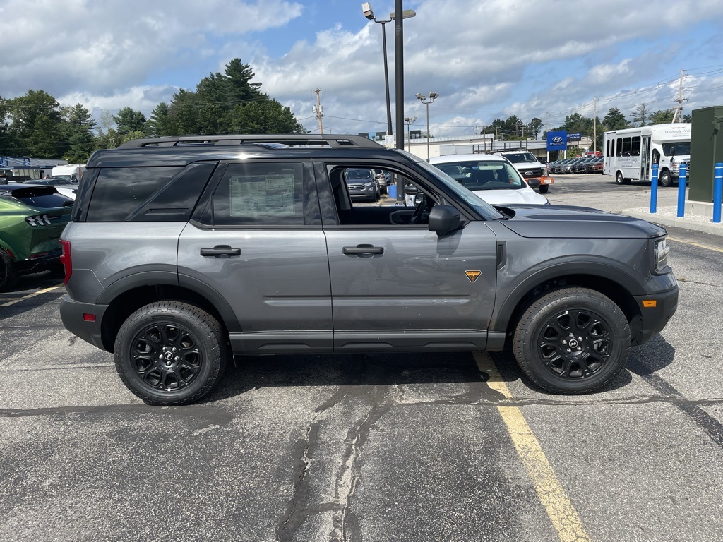 2025 Ford Bronco Sport Badlands photo 2