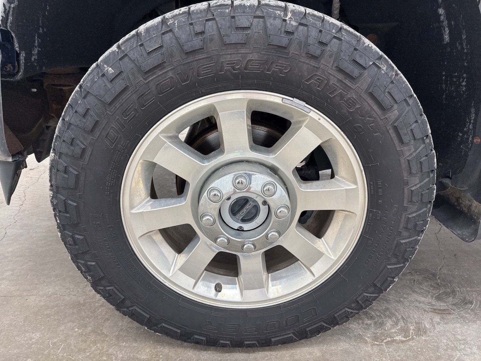 2010 Ford F-250 Lariat photo 4