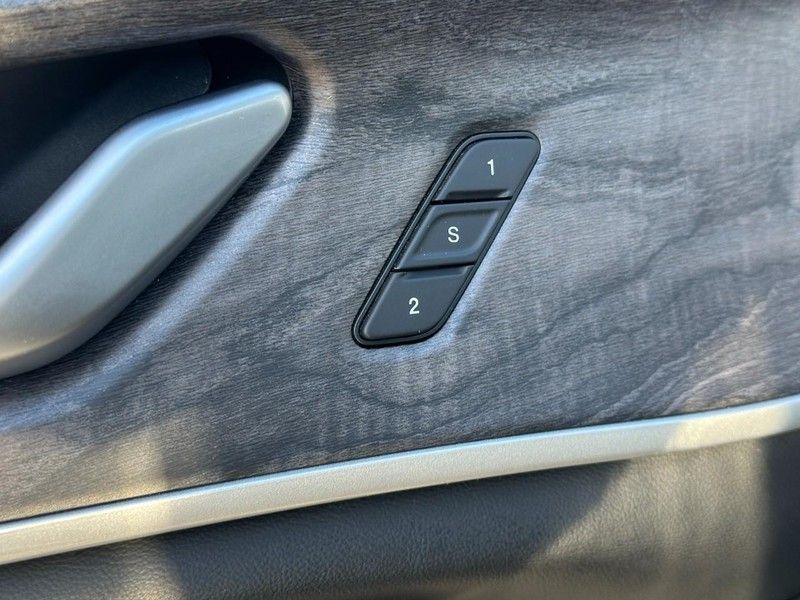 2024 Jeep Cherokee Limited 4xe photo 18