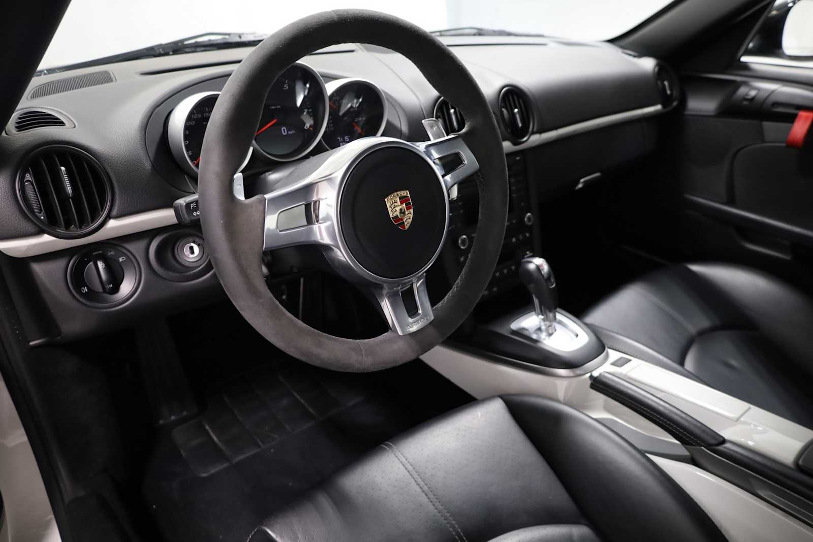 2012 Porsche Cayman R photo 4