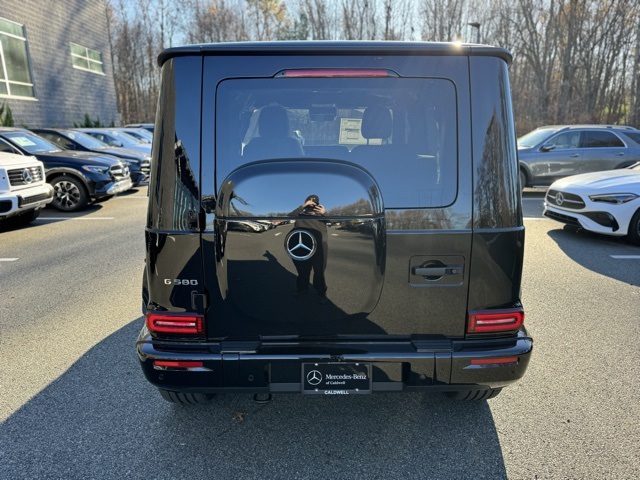 2025 Mercedes Benz G photo 4