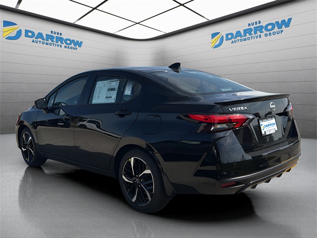 2025 Nissan Versa 1.6 SR photo 2