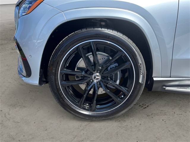 2025 Mercedes Benz GLS 580 4MATIC photo 13