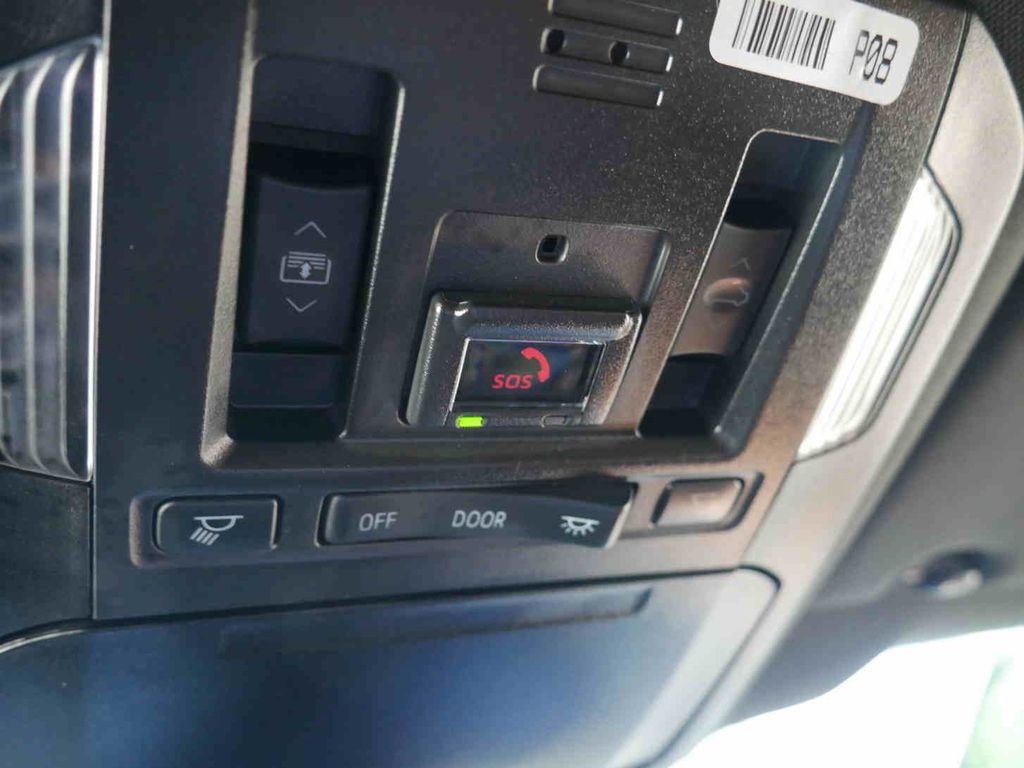 2023 Toyota Highlander LE photo 38
