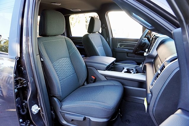 New 2026 Granite Crystal Metallic Clear-Coat Exterior Paint RAM Big Horn image 18