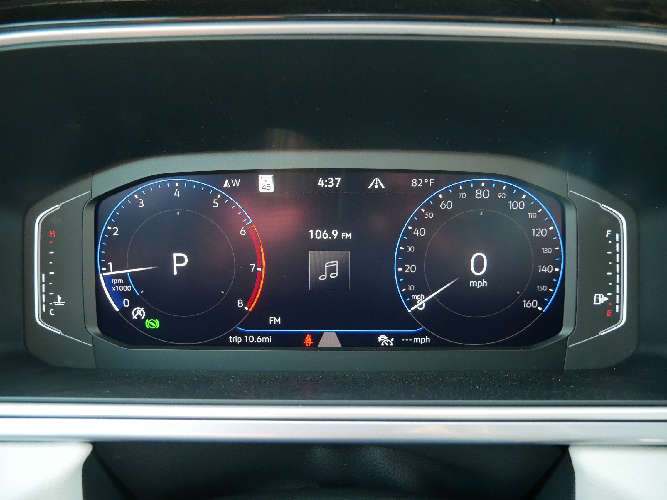 2025 Volkswagen Taos SEL photo 12