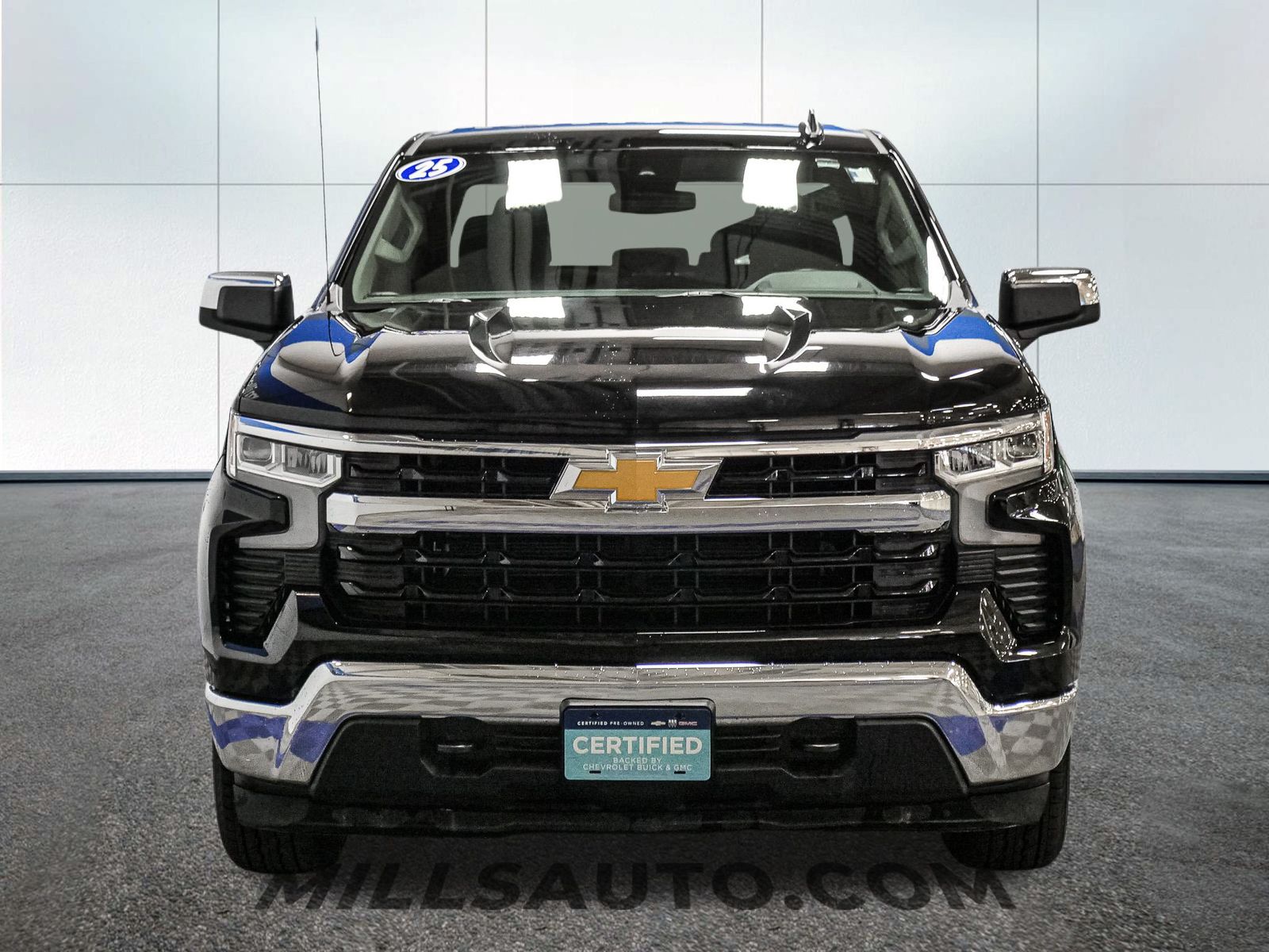 2025 Chevrolet Silverado 1500 LT photo 4
