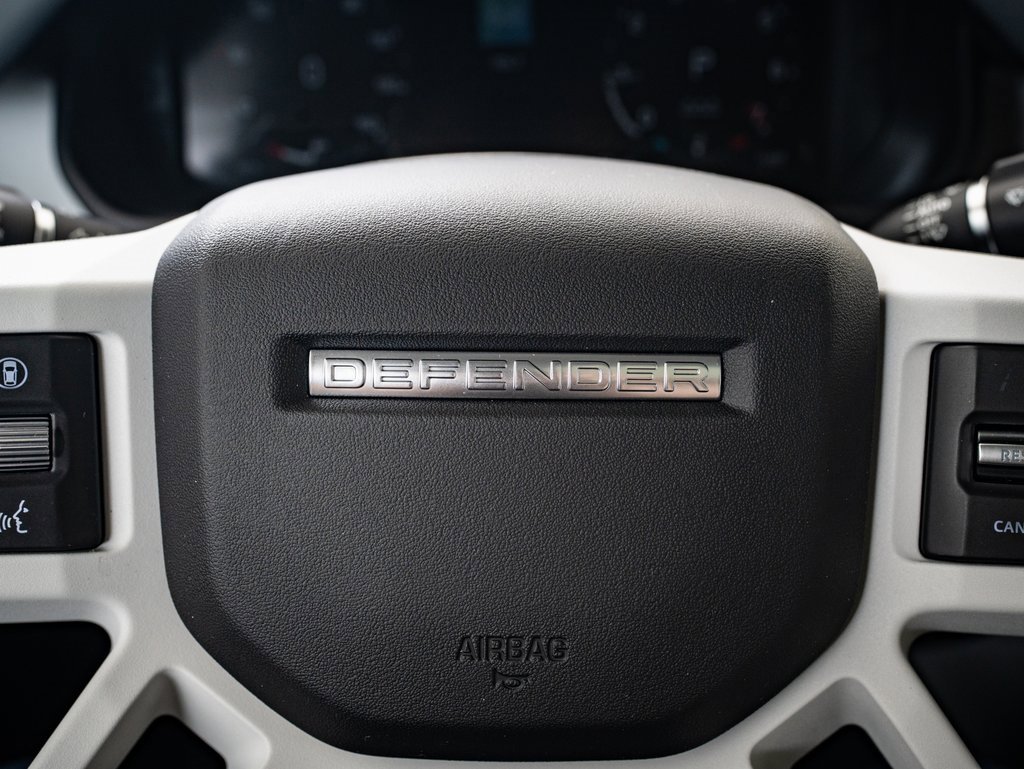 2025 Land Rover Defender 90 X-Dynamic SE photo 24
