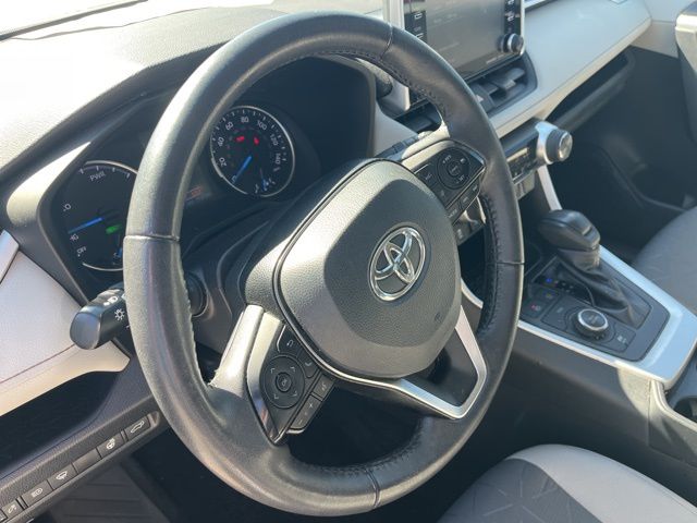 2021 Toyota RAV4 Hybrid XLE photo 14