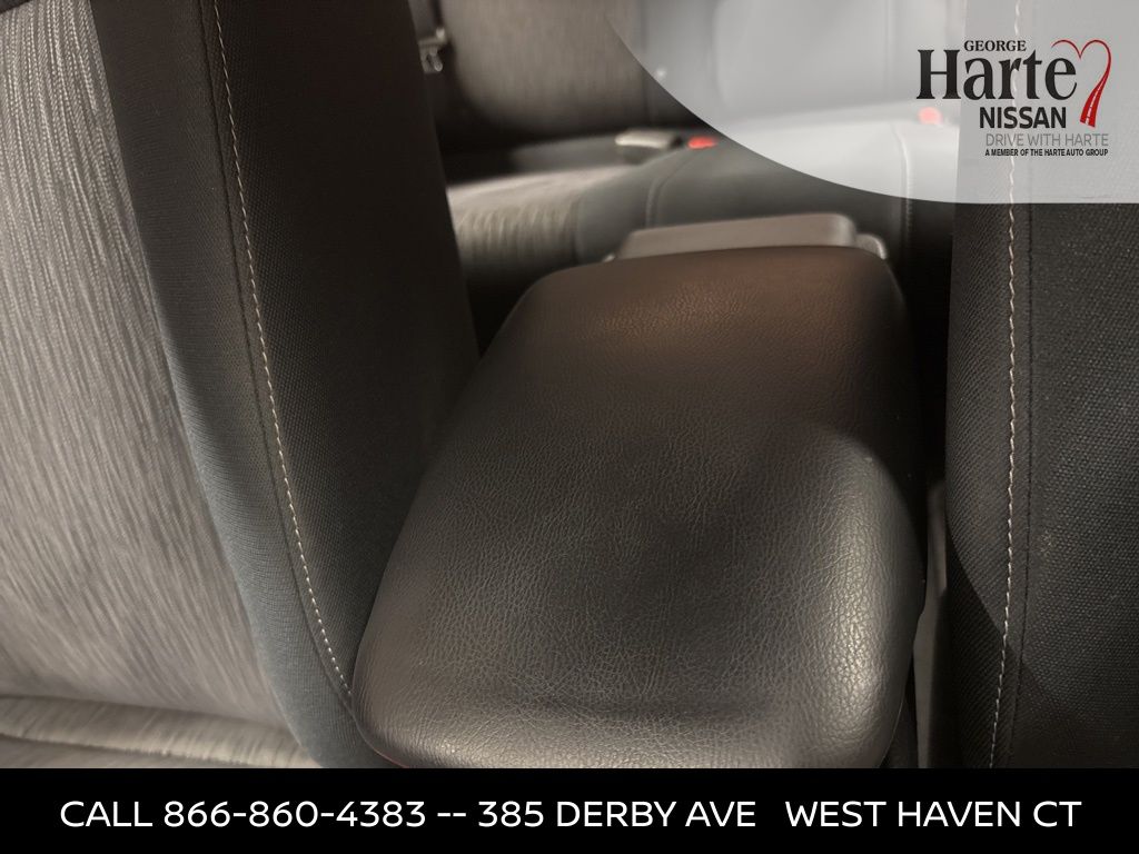 2015 Nissan Sentra SV photo 12