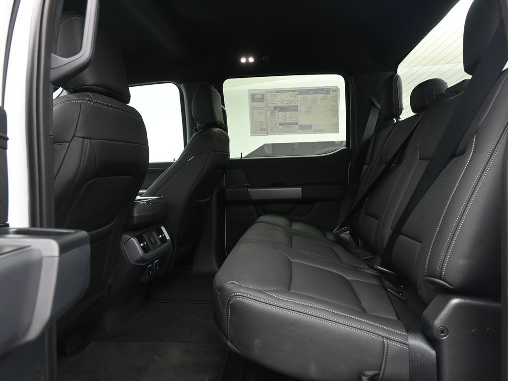 2025 Ford F-150 XLT photo 18