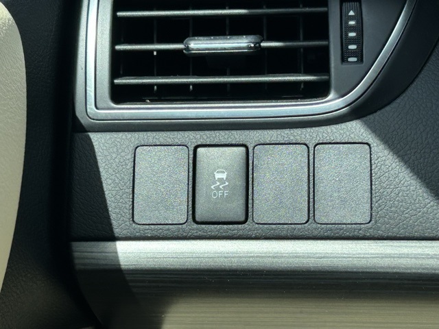 2015 Toyota Camry Hybrid XLE photo 20