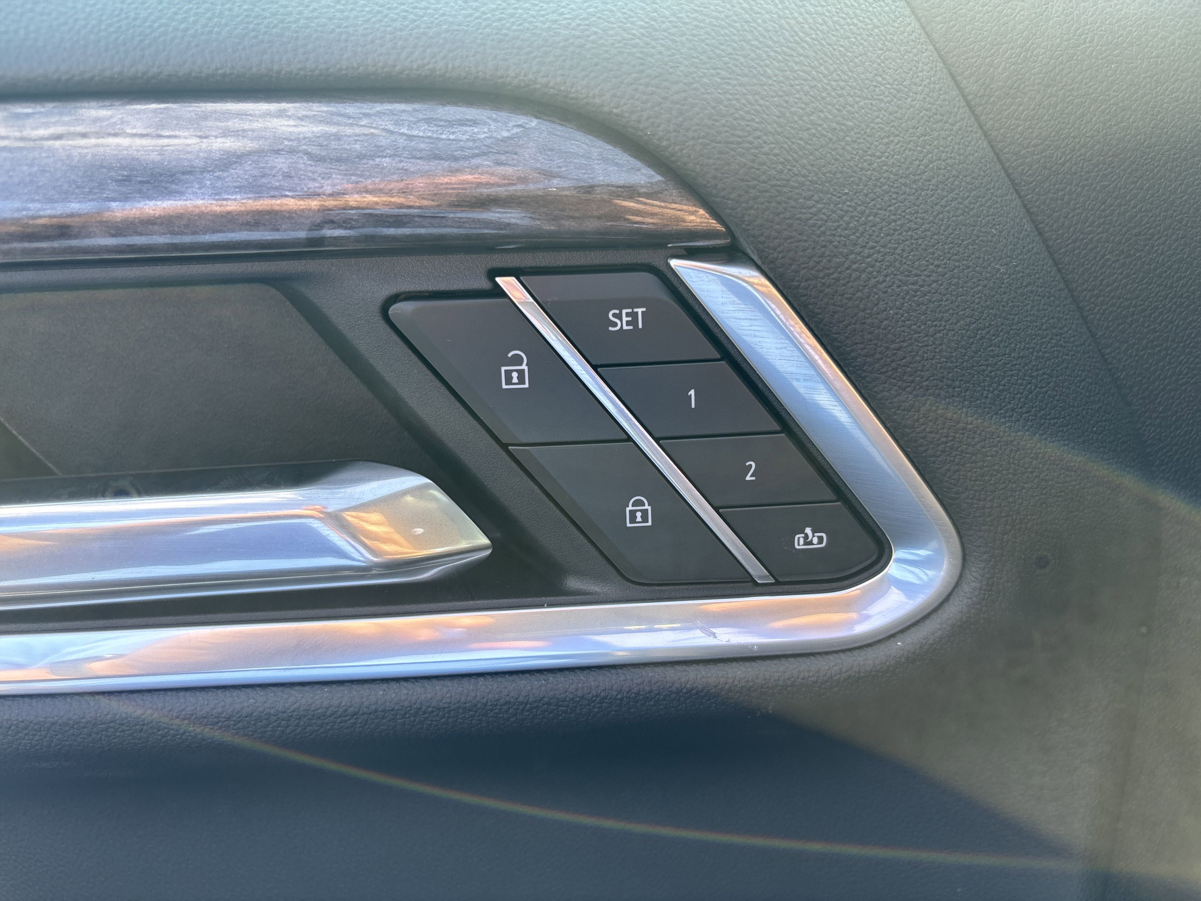 2025 Chevrolet Silverado 2500HD LTZ photo 3