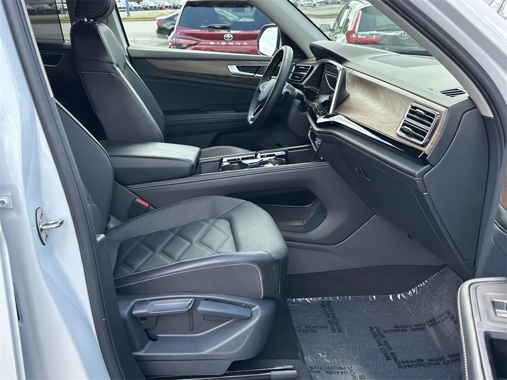 2024 Volkswagen Atlas SE Technology photo 5