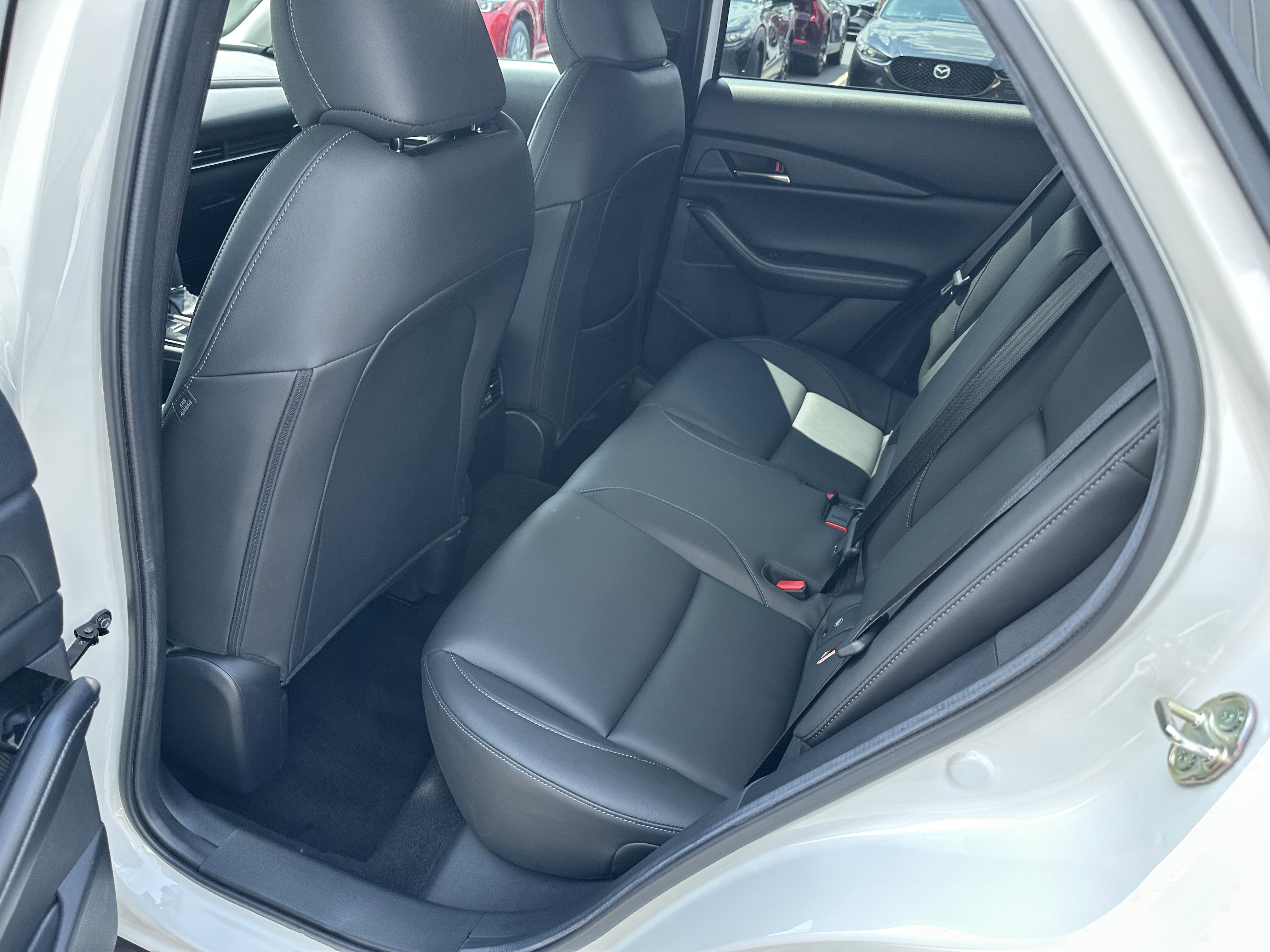 2023 Mazda CX-30 2.5 S Preferred photo 3