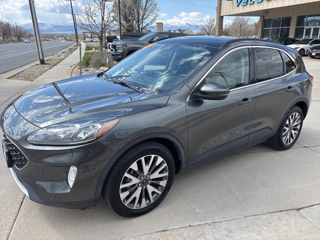 2020 Ford Escape Titanium photo 3