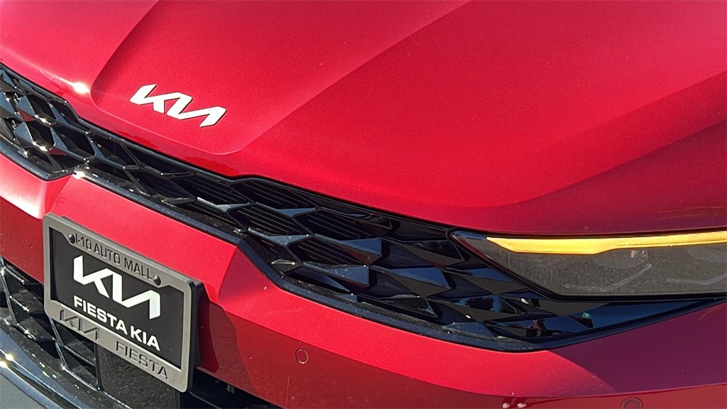 2025 Kia K5 GT-Line photo 5