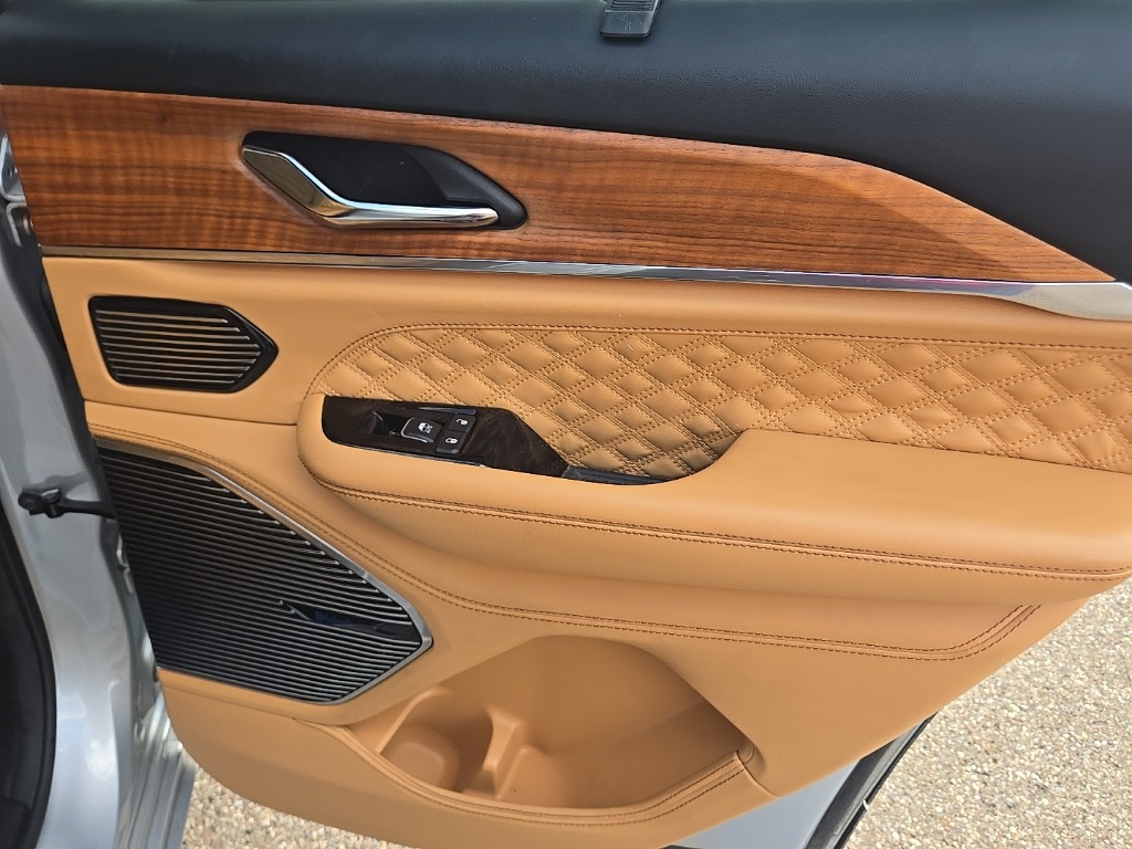 2024 Jeep Grand Cherokee Summit photo 30