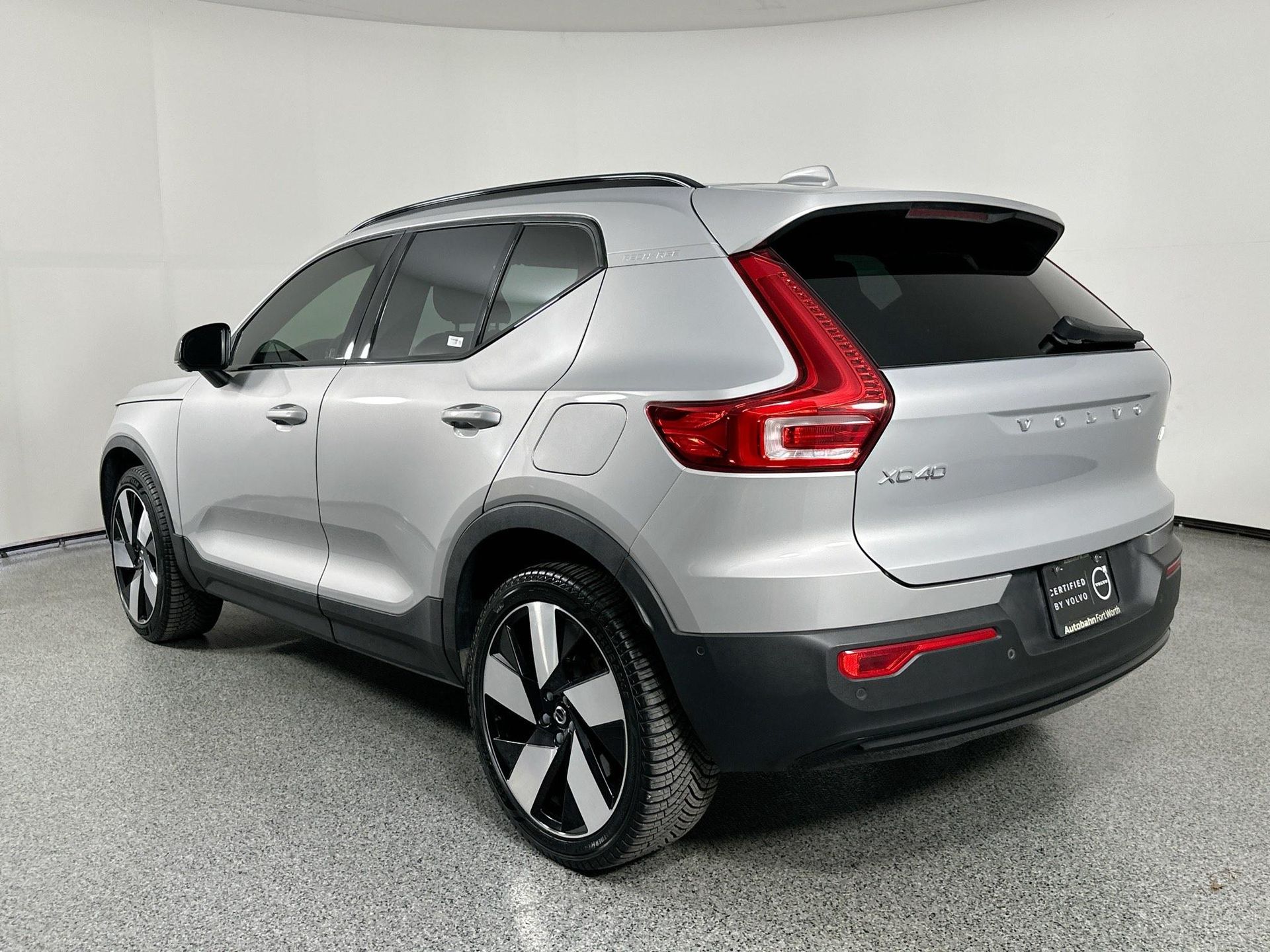 2023 Volvo XC40 Recharge Ultimate photo 6