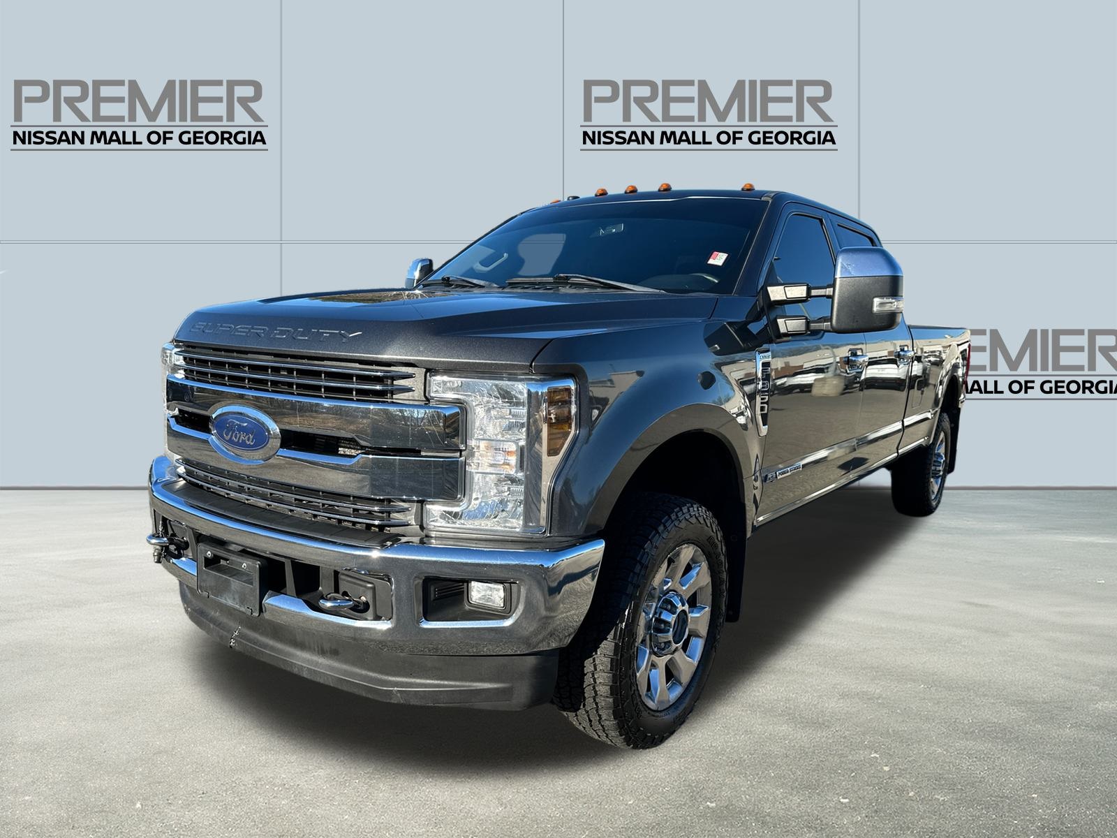 2018 Ford F-350 Super Duty Lariat's photo