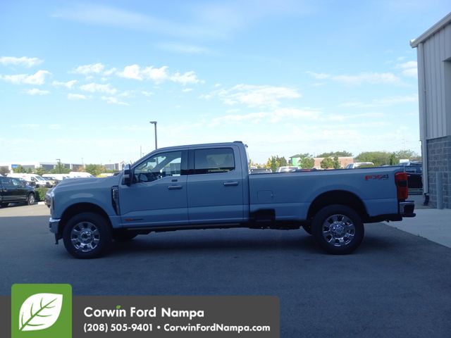 2025 Ford F-350 King Ranch photo 6