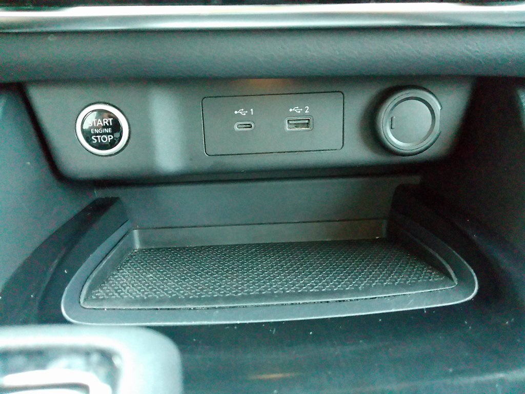2021 Nissan Rogue SV photo 37