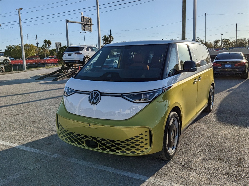 2025 Volkswagen ID. Buzz Pro Plus photo 3