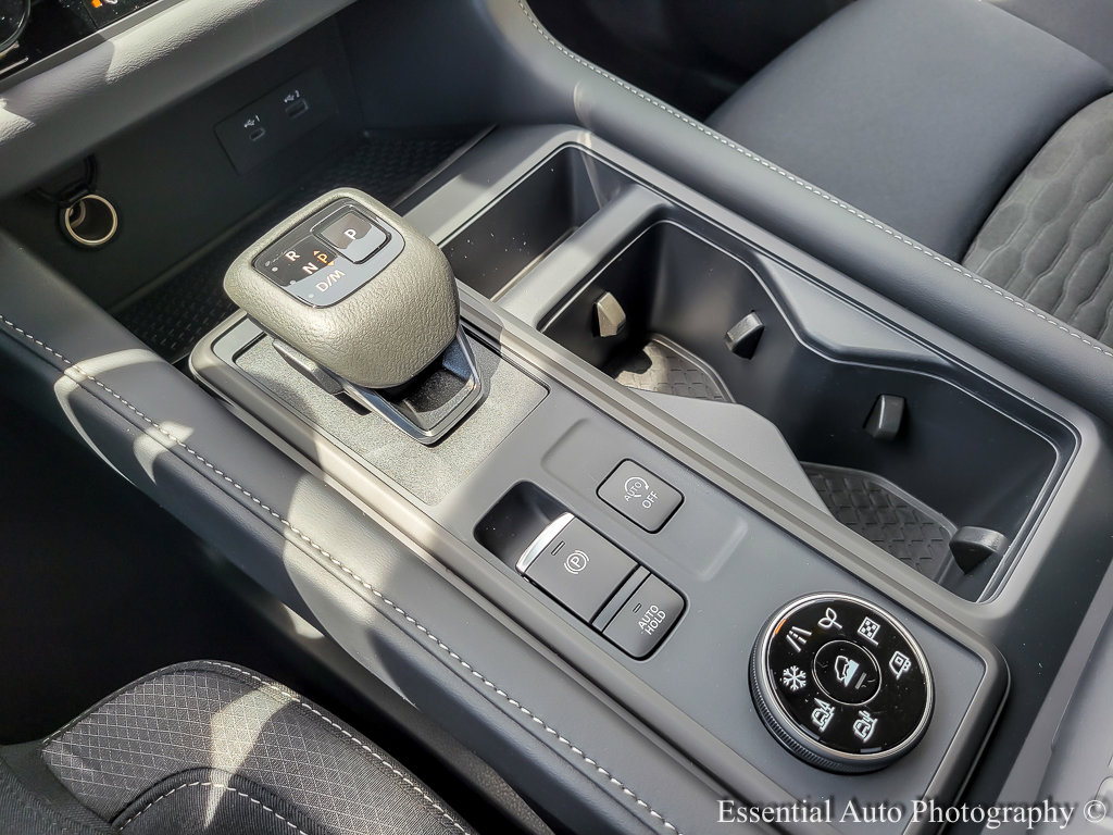 2025 Nissan Pathfinder S photo 16