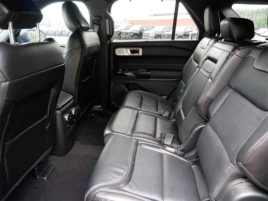 2024 Ford Explorer ST photo 11