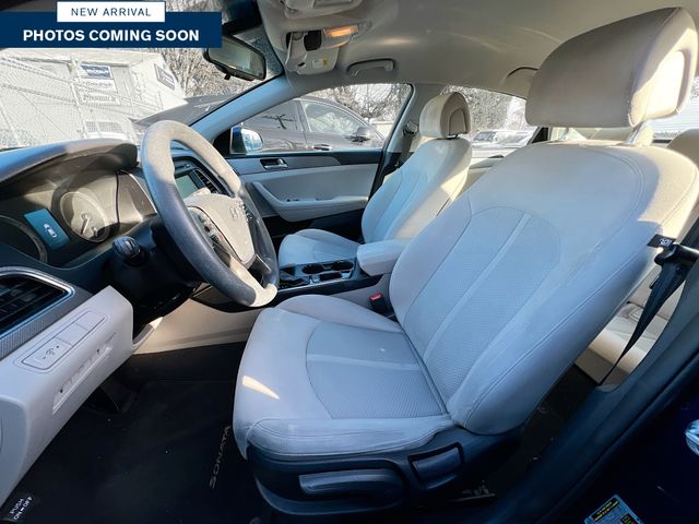 2016 Hyundai Sonata Base photo 3