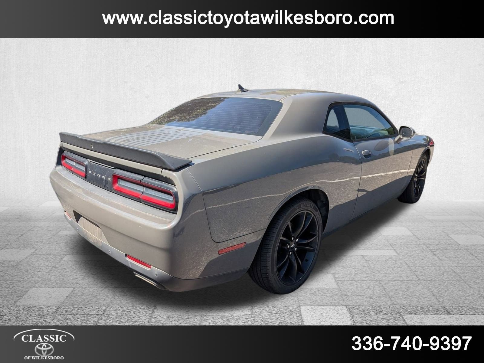 2017 Dodge Challenger SXT Plus photo 6