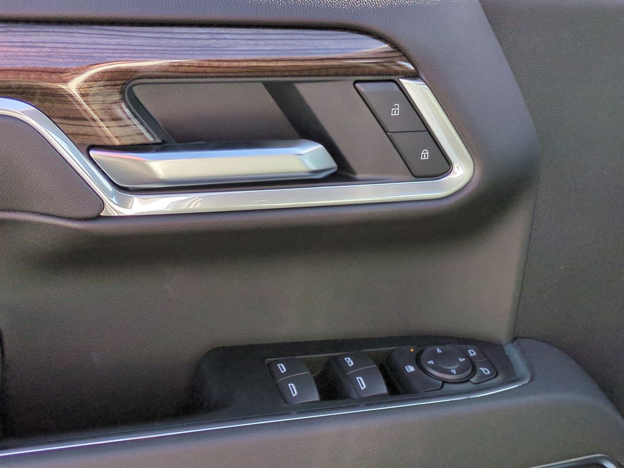 2025 Chevrolet Silverado 1500 RST photo 22