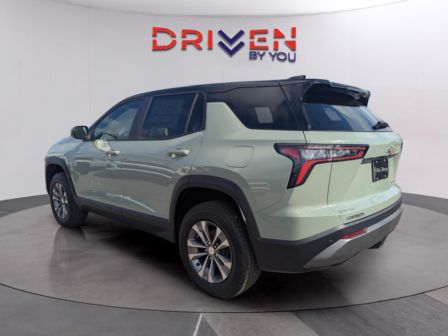 2026 Chevrolet Equinox LT photo 2