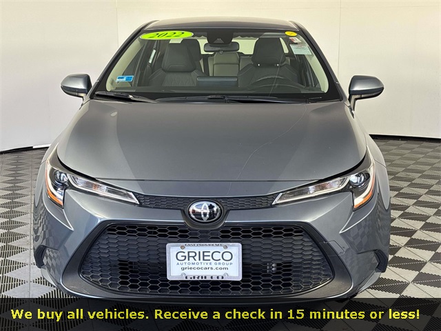 2022 Toyota Corolla LE photo 2